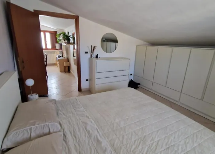 La Mansarda Di Cecco شقة أفيتسانو